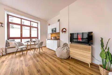 Ruhige Und Stilvolle Wohnung Am Clara-Zetkin-Park Лейпциг Екстер'єр фото